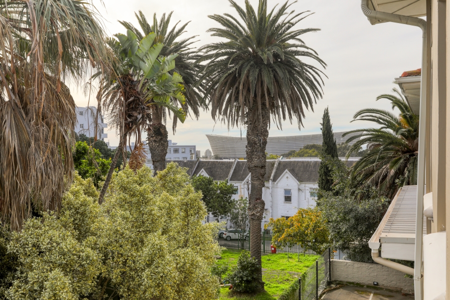 To Let 2 Bedroom Property for Rent in Green Point Western Cape